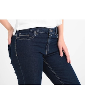 Pantalón Weekend slim para mujer