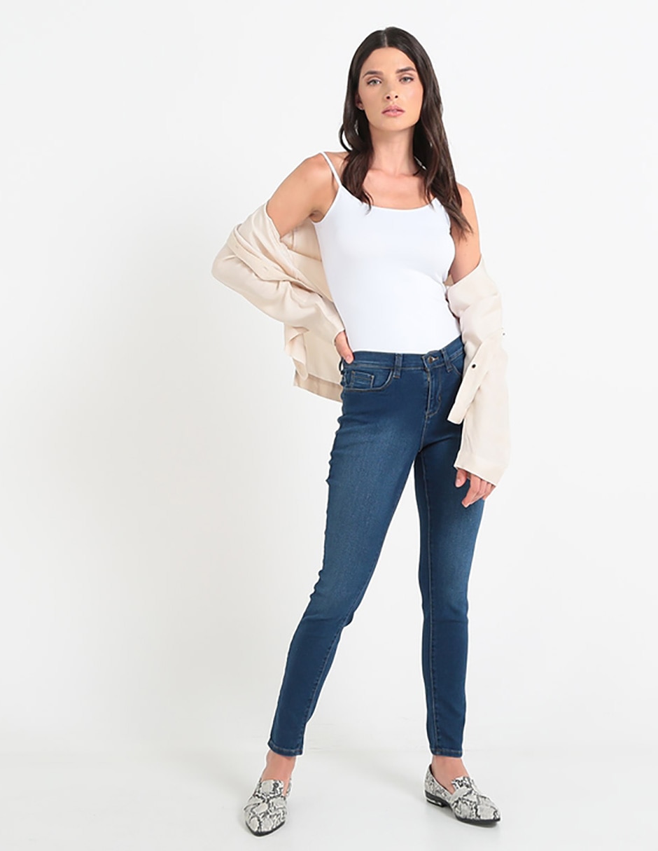 Top cuello redondo tirante delgado 3