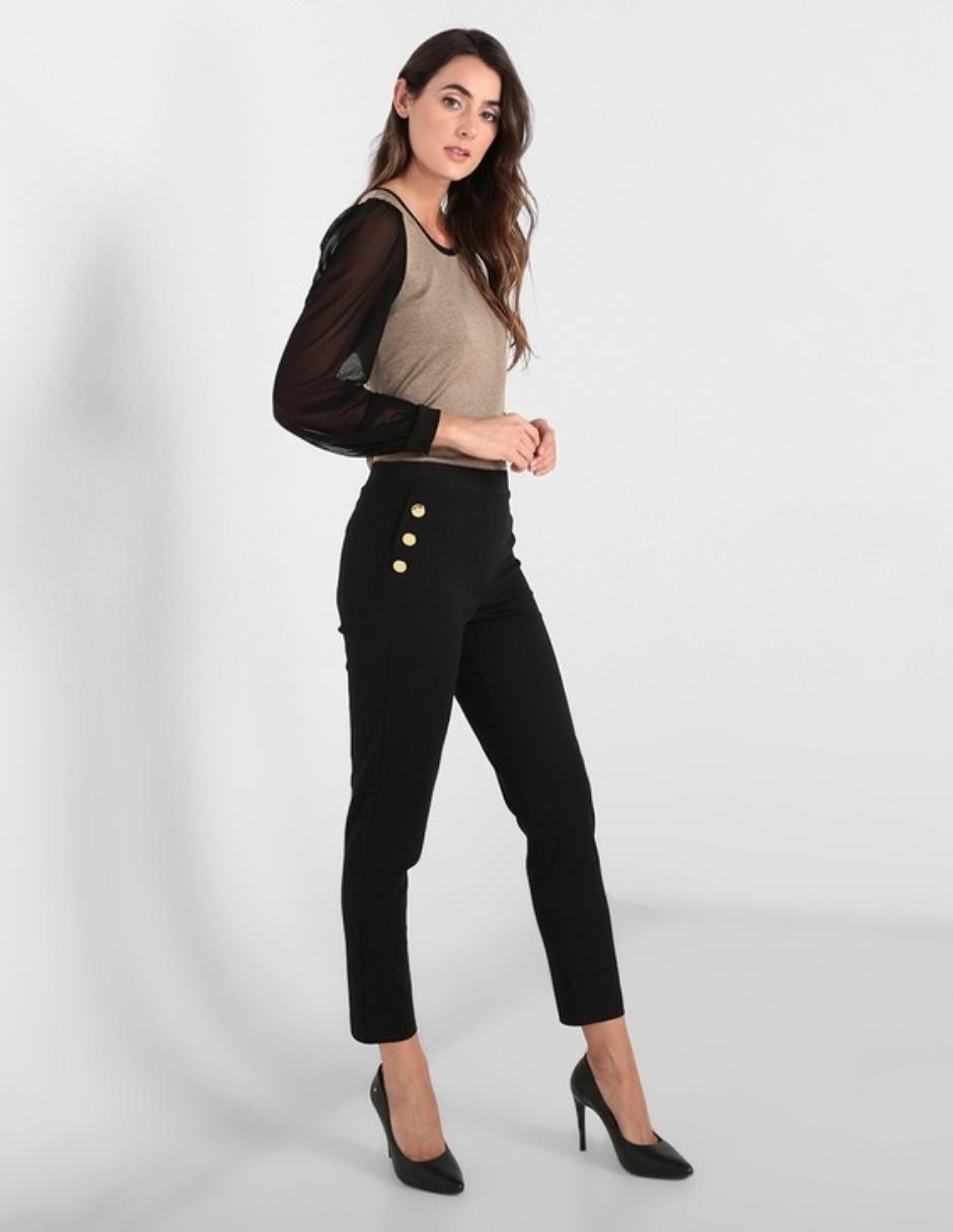 Pantalón con botones
